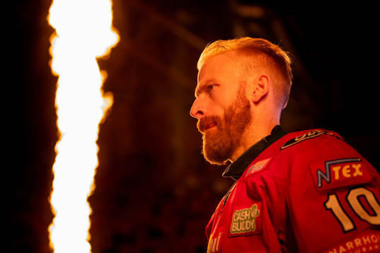 Frölundas Jens Olsson innan ishockeymatchen i SHL mellan