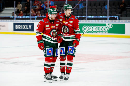 Frölundas Christian Folin och Simon Edvinsson jublar