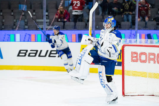 Leksands målvakt Kasimir Kaskisuo jublar