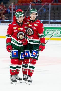 Frölundas Christian Folin jublar ihop med Simon Edvinsson