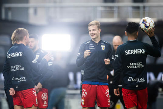 IFK Göteborgs Alfons Nygaard värmer upp