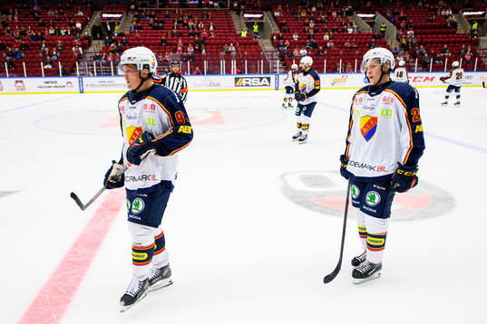 Djurgårdens Linus Andersson och Oscar Bjerselius deppar