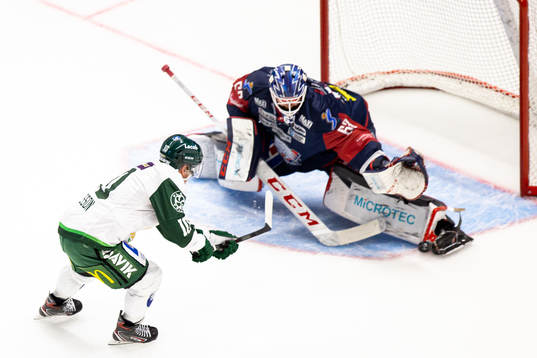 Färjestads Marcus Nilsson gör 0-2 bakom Linköpings