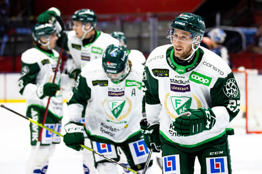 Färjestads Per Åslund jublar