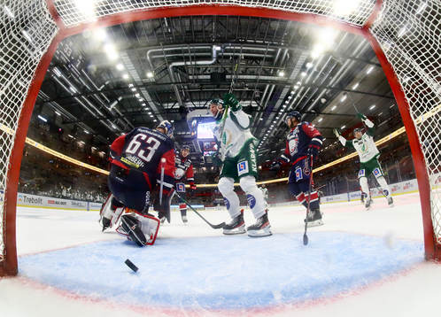 Mål 0-3 av Färjestads Per Åslund förbi Linköpings