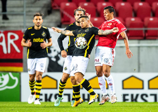 s Nicolas Stefanelli och Kalmars Romario Pereira Sipiao