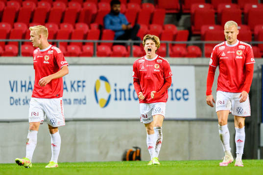 Kalmars Oliver Berg jublar