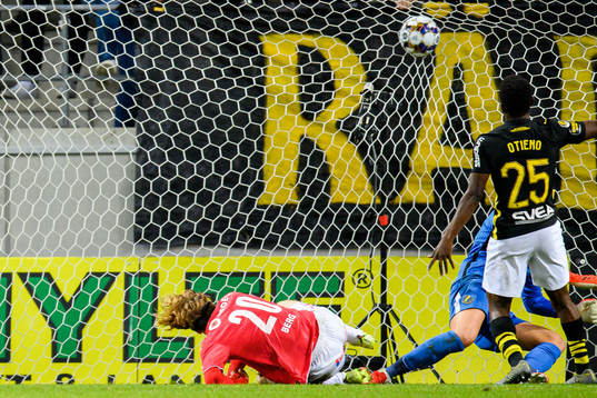 Kalmars Oliver Berg gör 1-0