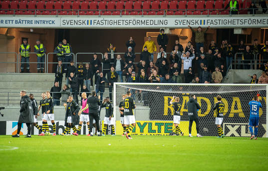 s spelare tackar fansen