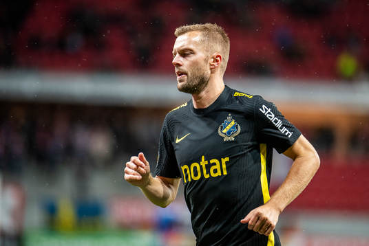 s Sebastian Larsson