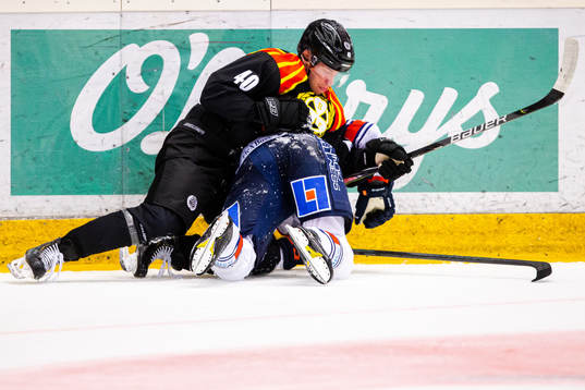 Växjös Joel Persson och Brynäs Tomi Sallinen