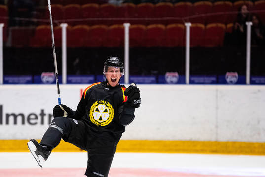 Brynäs Chay Genoway jublar