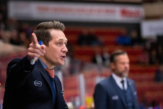 Växjös tränare Sam Hallam