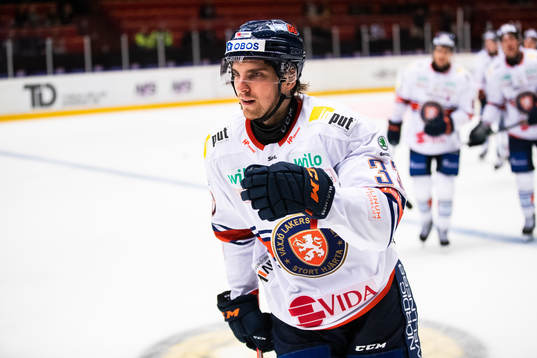 Växjös Julius Nättinen jublar