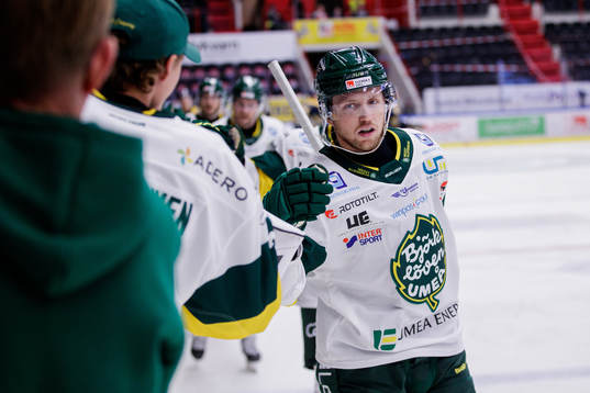 Björklövens William Eriksson jublar