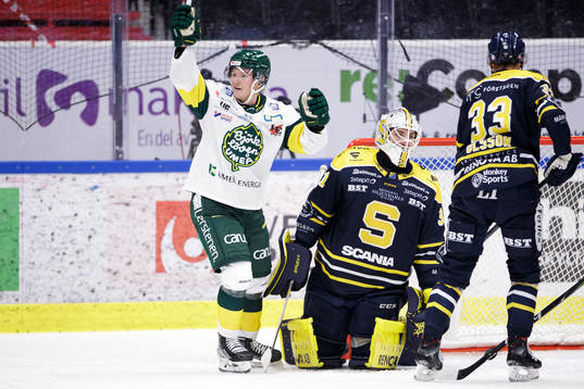 Björklövens Axel Ottosson jublar