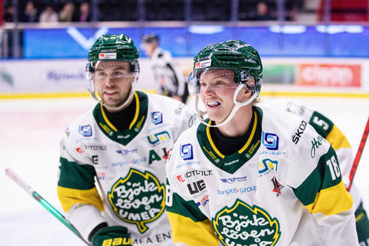 Björklövens Axel Ottosson jublar