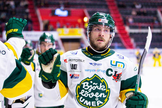 Björklövens Fredric Andersson jublar