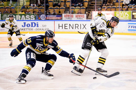 s Måns Lindbäck och AIK:s Filip Windlert