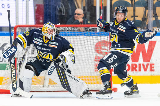 s målvakt Jonas Gunnarsson och Chad Billins