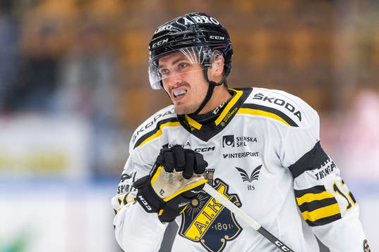 s Max Lindholm