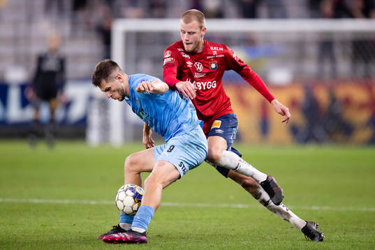 AFC Eskilstunas Ashley Mark Coffey och Örgrytes Elias