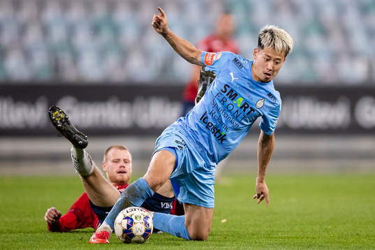 AFC Eskilstunas Kazuki Takahashi och Elias Gustafson