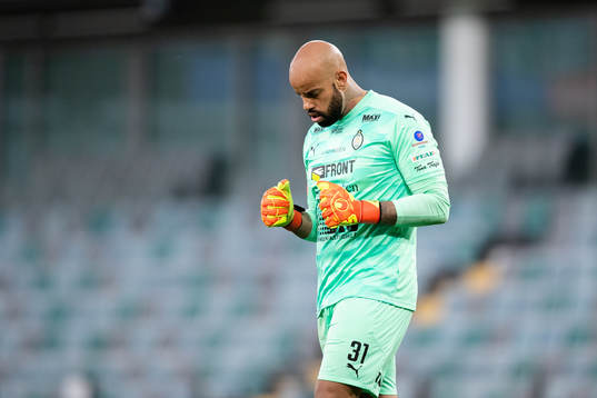 AFC Eskilstunas målvakt Joshua Wicks jublar