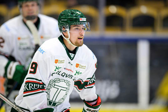 Tingsryds Jakob Heljemo jublar
