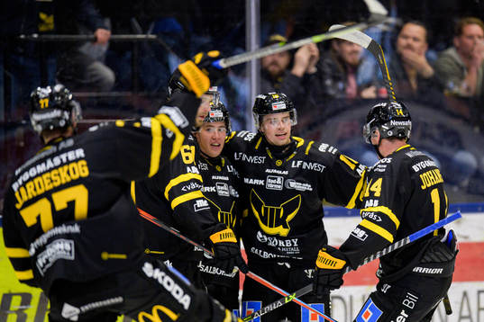 Västerås Filip Karlsson jublar