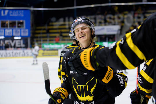 Västerås Isak Skedung jublar