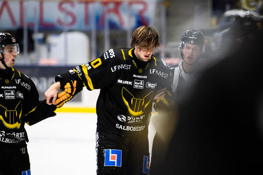Västerås Mathias From lämnar isen med skada