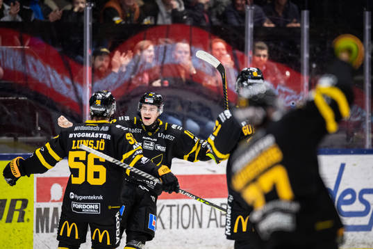 Västerås Filip Karlsson jublar