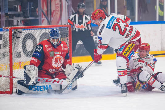 Västerviks målvakt Henrik Lundberg och Modos Daniel