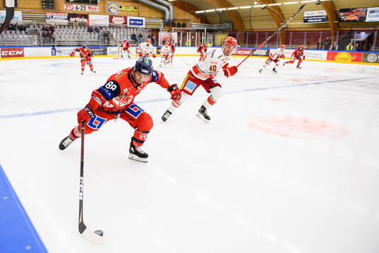 Västerviks Skyler McKenzie och Modos David Bernhardt