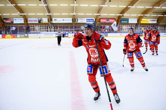 Västerviks Brett Supinski jublar
