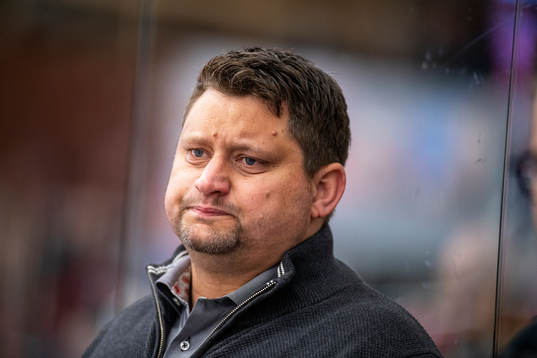 Modos tränare Mattias Karlin deppar