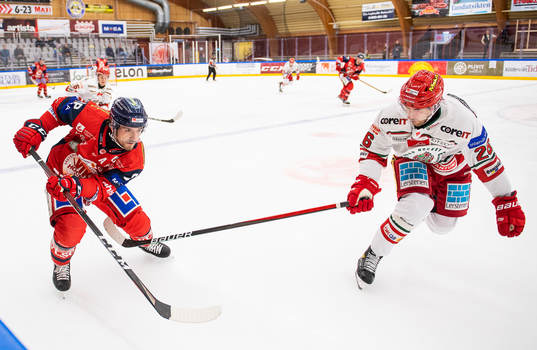 Västerviks Skyler McKenzie och Modos Emil Wahlberg