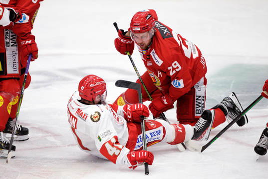 Troja-Ljungbys  Victor Öhman och Almtunas Mattias Johansson