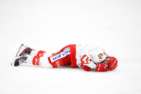 Troja-Ljungbys Victor Öhman har ont