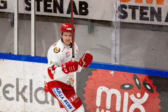 Troja-Ljungbys Oscar Öhman jublar