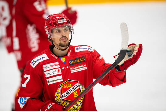 Almtunas Viktor Hertzberg jublar
