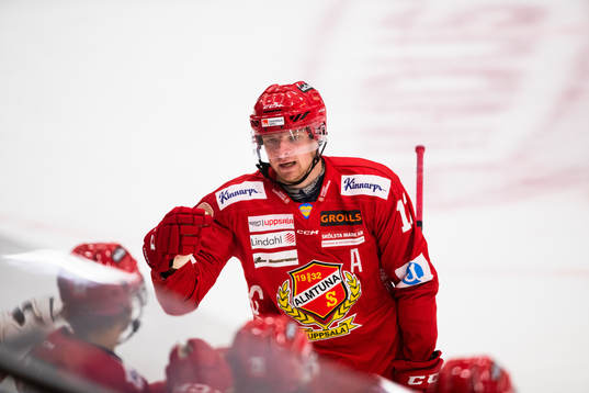 Almtunas Tobias Liljendahl jublar