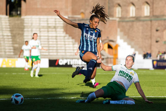 Djurgårdens Tilde Lindwall och Hammarbys Eva Nyström