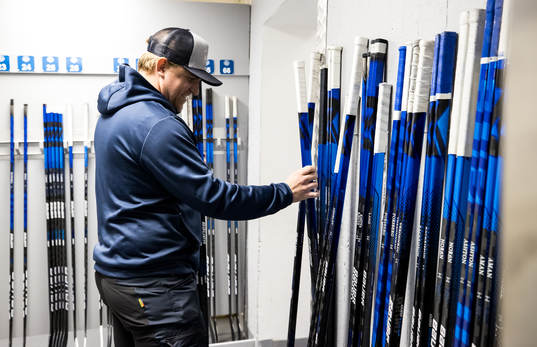 Leksands materialförvaltare Jesper Korning innan