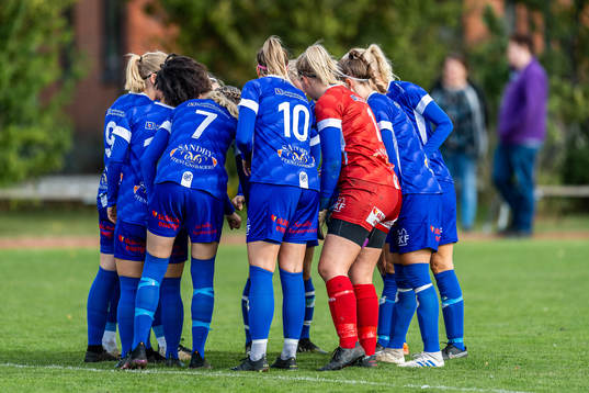 Södra Sandbys spelare samlas