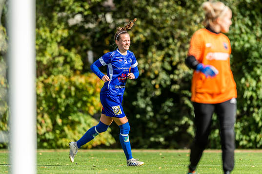Södra Sandbys Sanna Jeppsson jublar