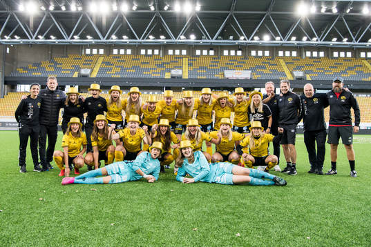 Elfsborgs spelare och ledare jublar