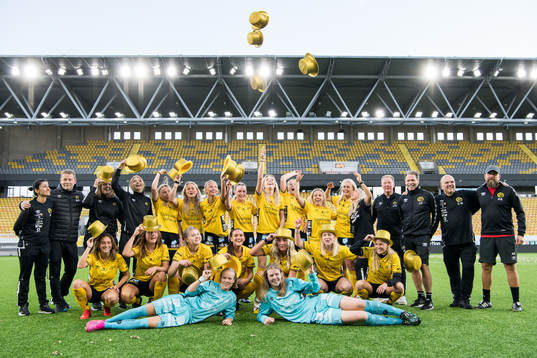 Elfsborgs spelare och ledare jublar