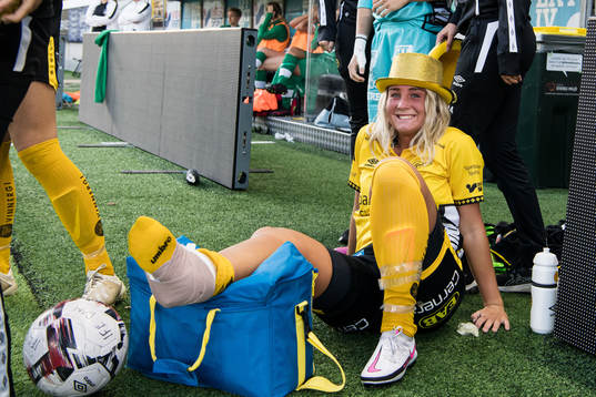 Elfsborgs Ebba Johansson fick lämna planen skadad kort